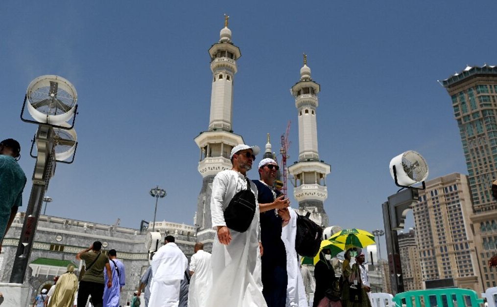 Massive crowds circle Kaaba as hajj begins in Saudi heat