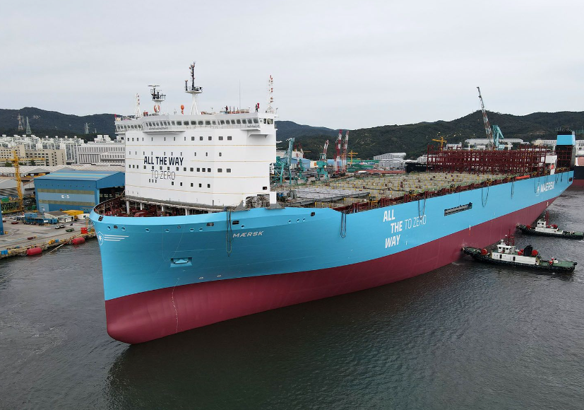 HHI splashes Maersk’s 1st large green methanol-powered containership