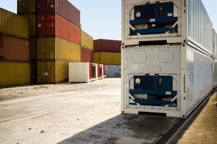 How Do Refrigerated Shipping Containers Maintain Temperature Control During Transport?