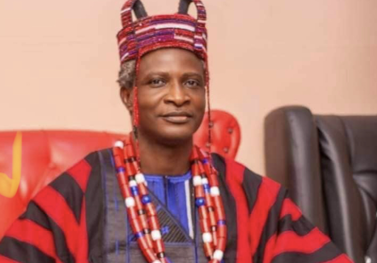 Idoma monarch pegs bride price at N50,000, cancels expensive funerals 