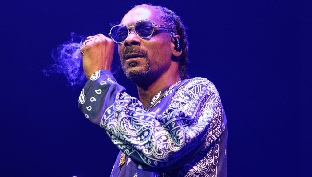 Snoop Dogg’s “Give Up Smoke” Ad Fails To Bring In Sales, Company Changes Leadership